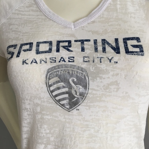 Sporting Kansas City t-shirt. Ladies size small 🌹 - Picture 2 of 5